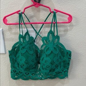 Zenana Misses Size Medium Nylon Blend Sleeveless Green Lace Stretch Crop Top Bra
